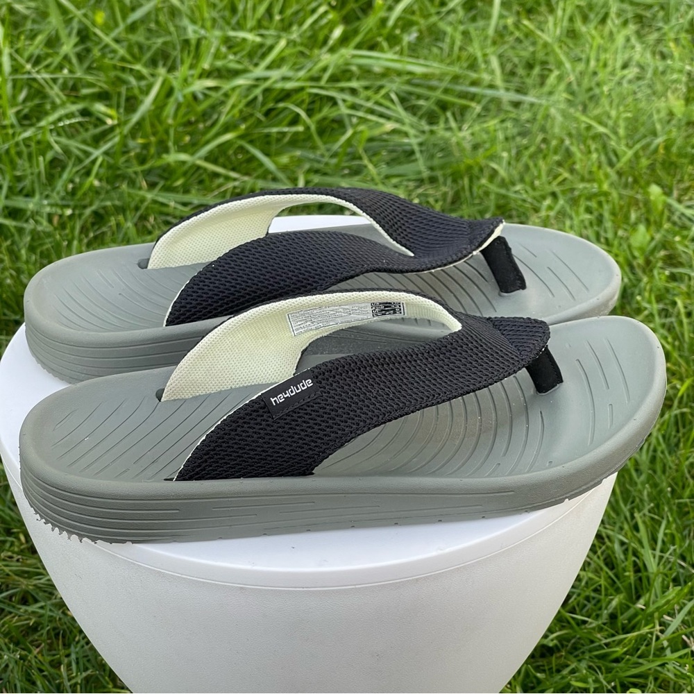 Hey Dude Milo Sandals Mens 10 Black Thong Flip Flops Comfort Beach Summer